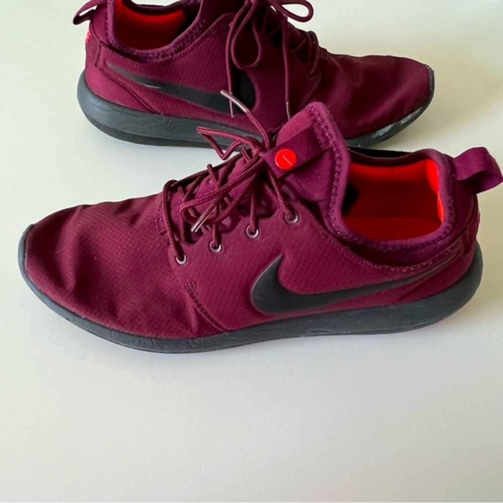Nike Roshe‎ Burgundy with Neon Lining Shoes